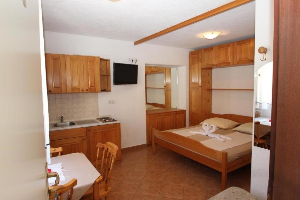 Lovely Studio Apartments Mali Raj Vrsar Dış mekan fotoğraf