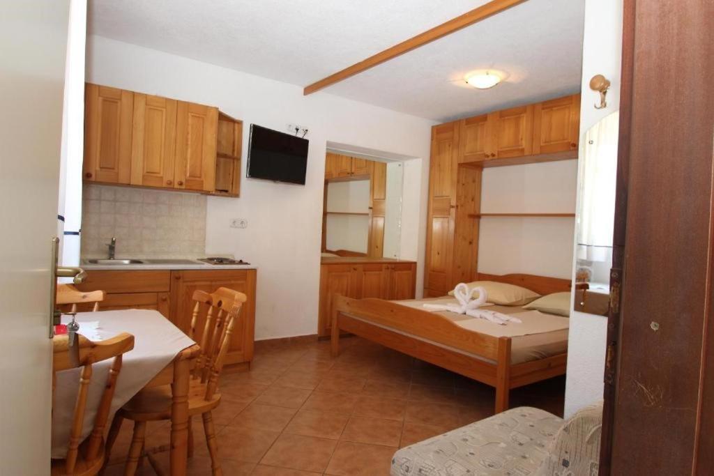 Lovely Studio Apartments Mali Raj Vrsar Dış mekan fotoğraf